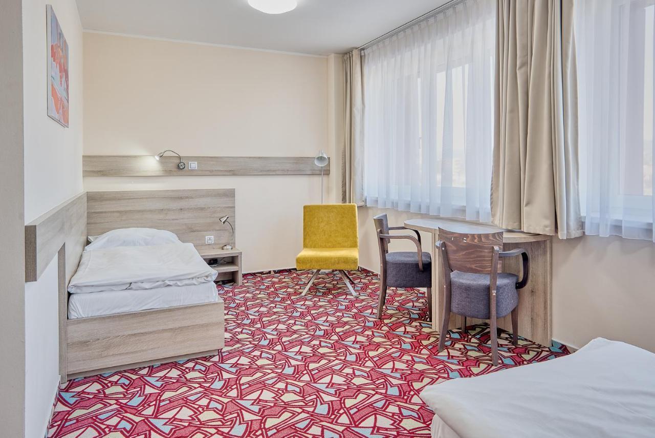 Hotel Arena شوموتوف المظهر الخارجي الصورة
