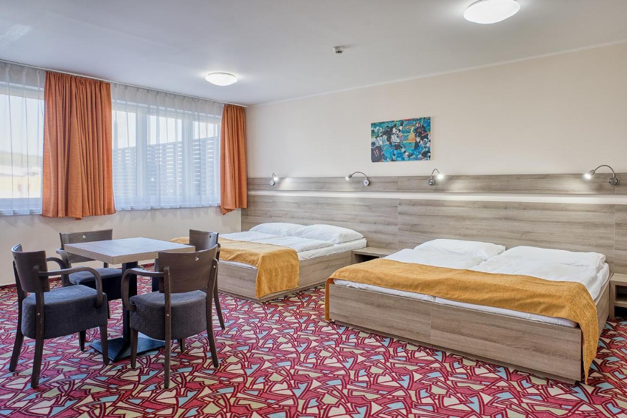 Hotel Arena شوموتوف المظهر الخارجي الصورة