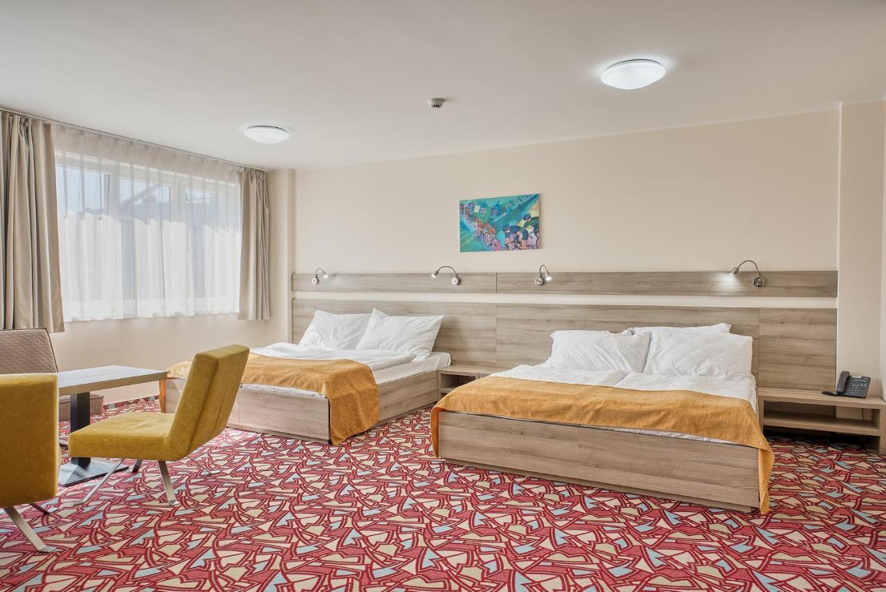 Hotel Arena شوموتوف المظهر الخارجي الصورة